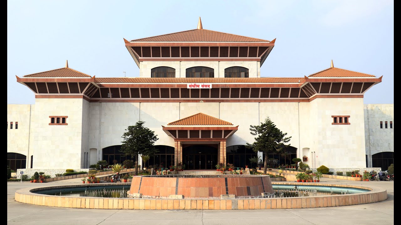 प्रदर्शनकारी संसद भवनमा प्रवेश